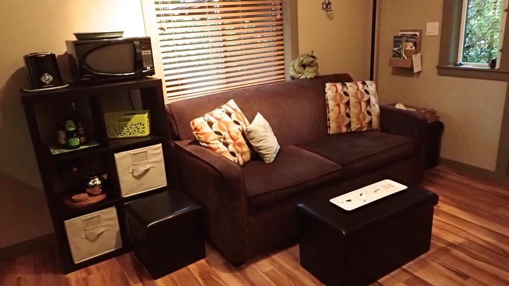 Wild Coast Chalets Port Renfrew Room photo