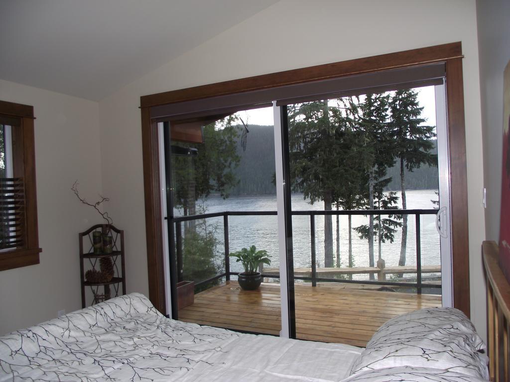Wild Coast Chalets Port Renfrew Exterior photo