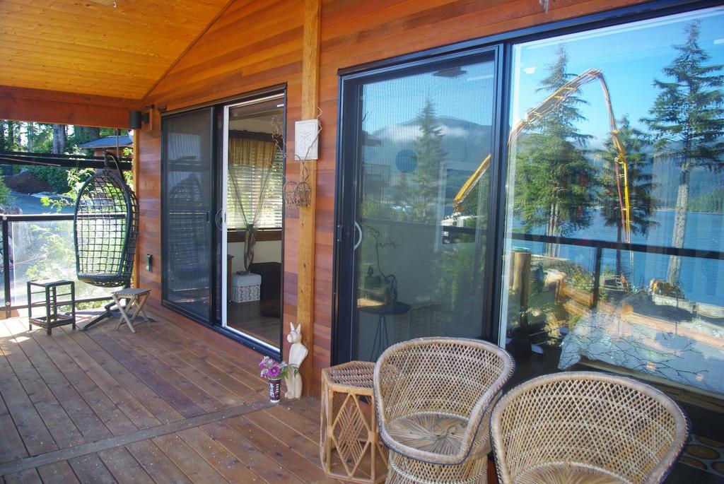 Wild Coast Chalets Port Renfrew Room photo