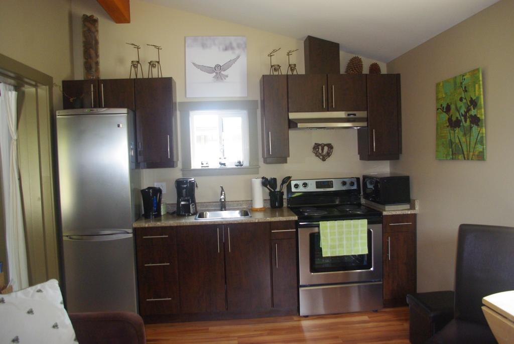 Wild Coast Chalets Port Renfrew Room photo